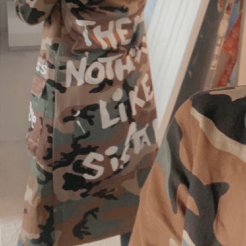 Woman’s jacket - Picture 2 of 5